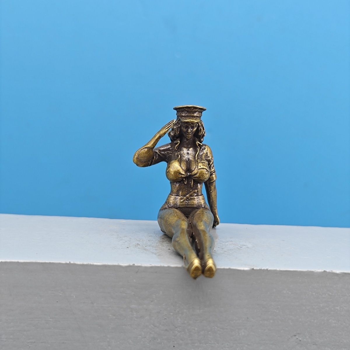 Estatueta Miniatura de Menina  - Vintage Collectible Cars avaliação e preço